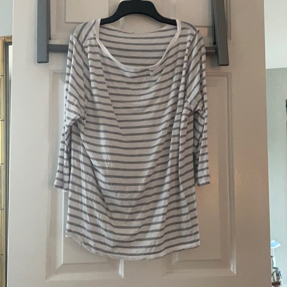 A Day grey and white stripe top 3/4 sleeve - Picture 1 of 1